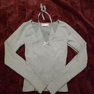 Hollister Sweater Jade In XS with tie